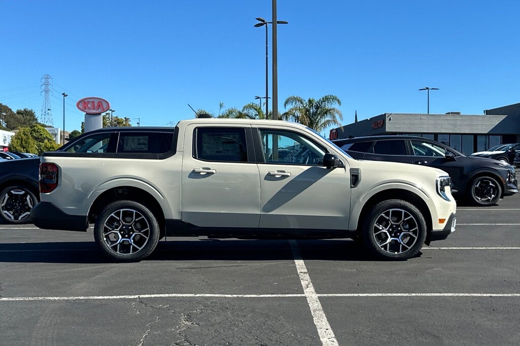 New 2025 Ford Maverick Lariat Truck
