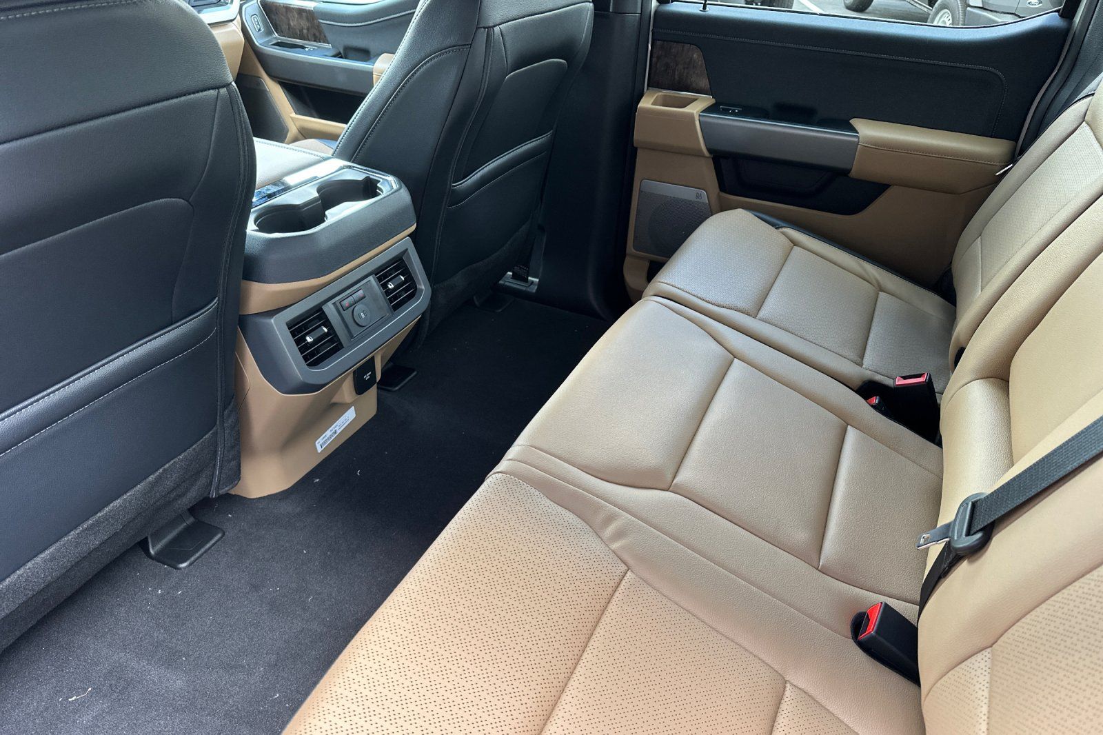 2026 Ford F-250 Super Duty Lariat - Photo 13