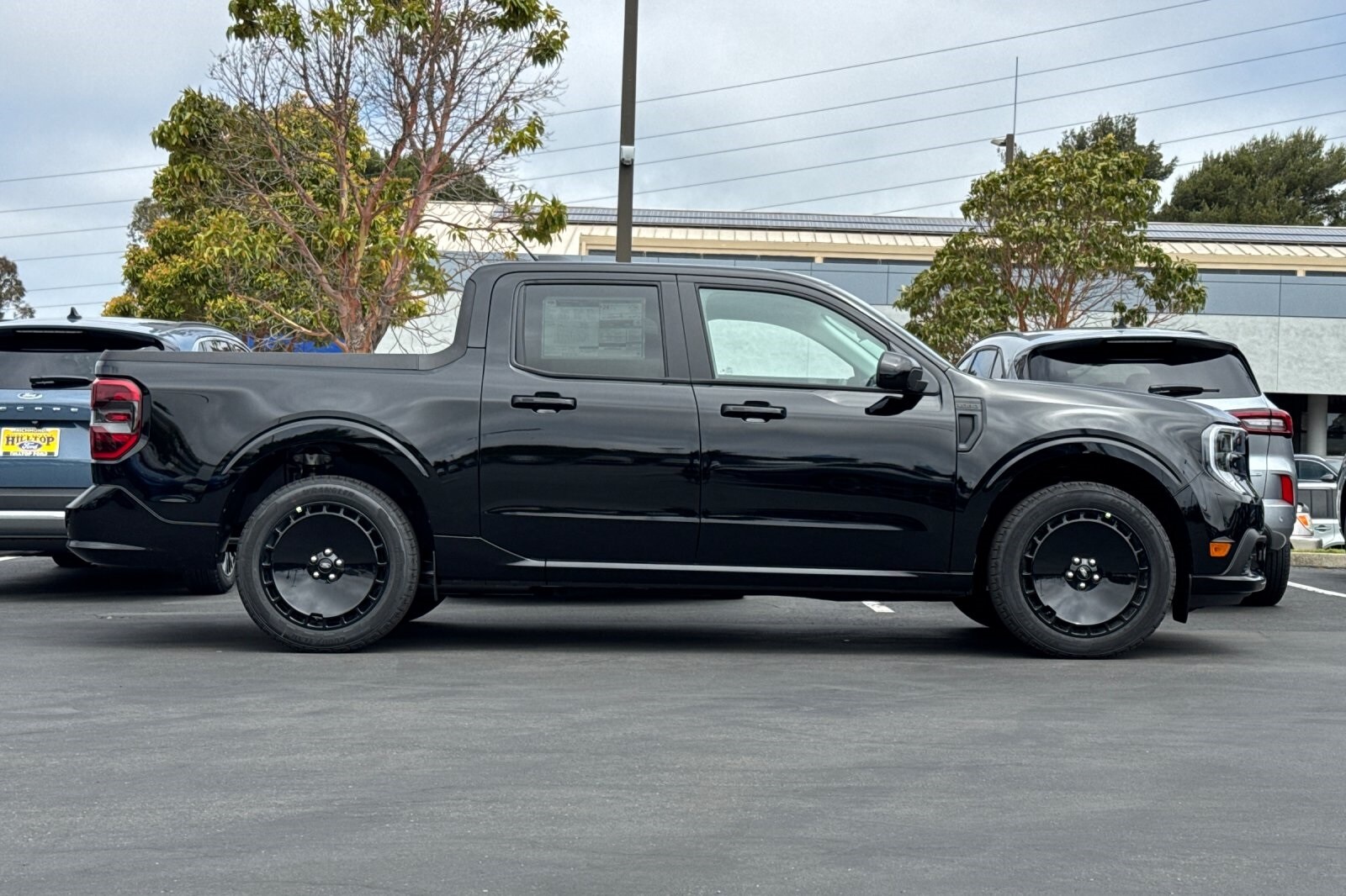 2025 Ford Maverick photo 3