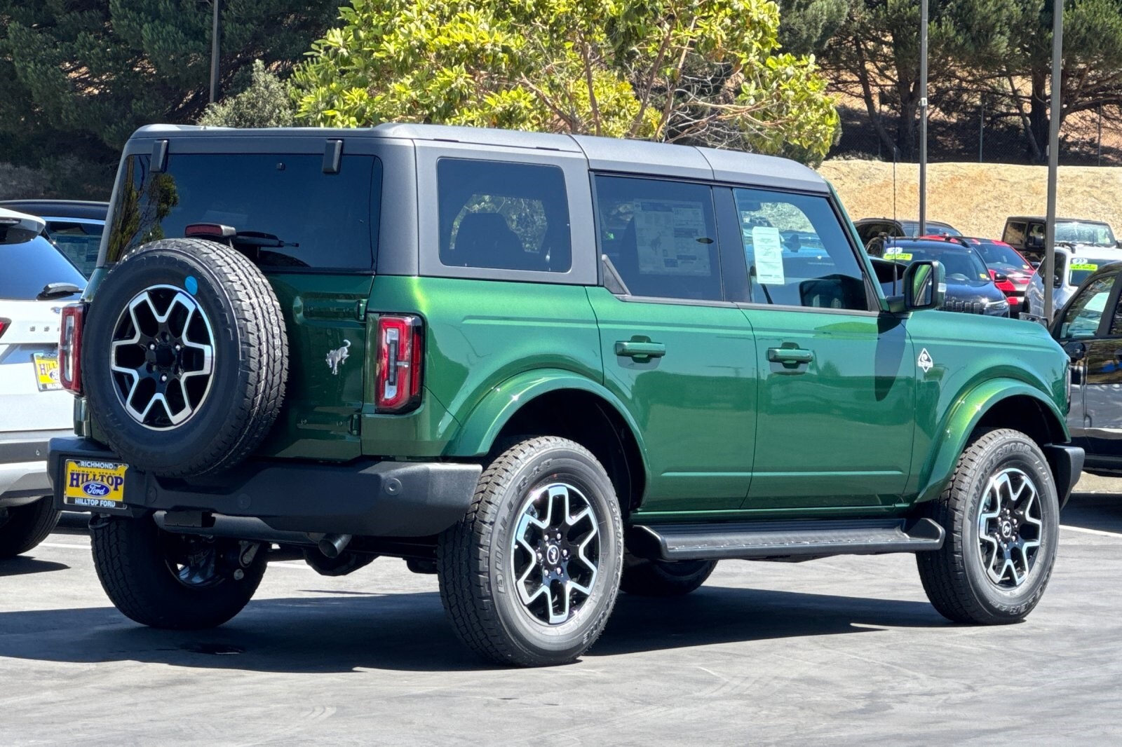 2025 Ford Bronco Outer Banks photo 3