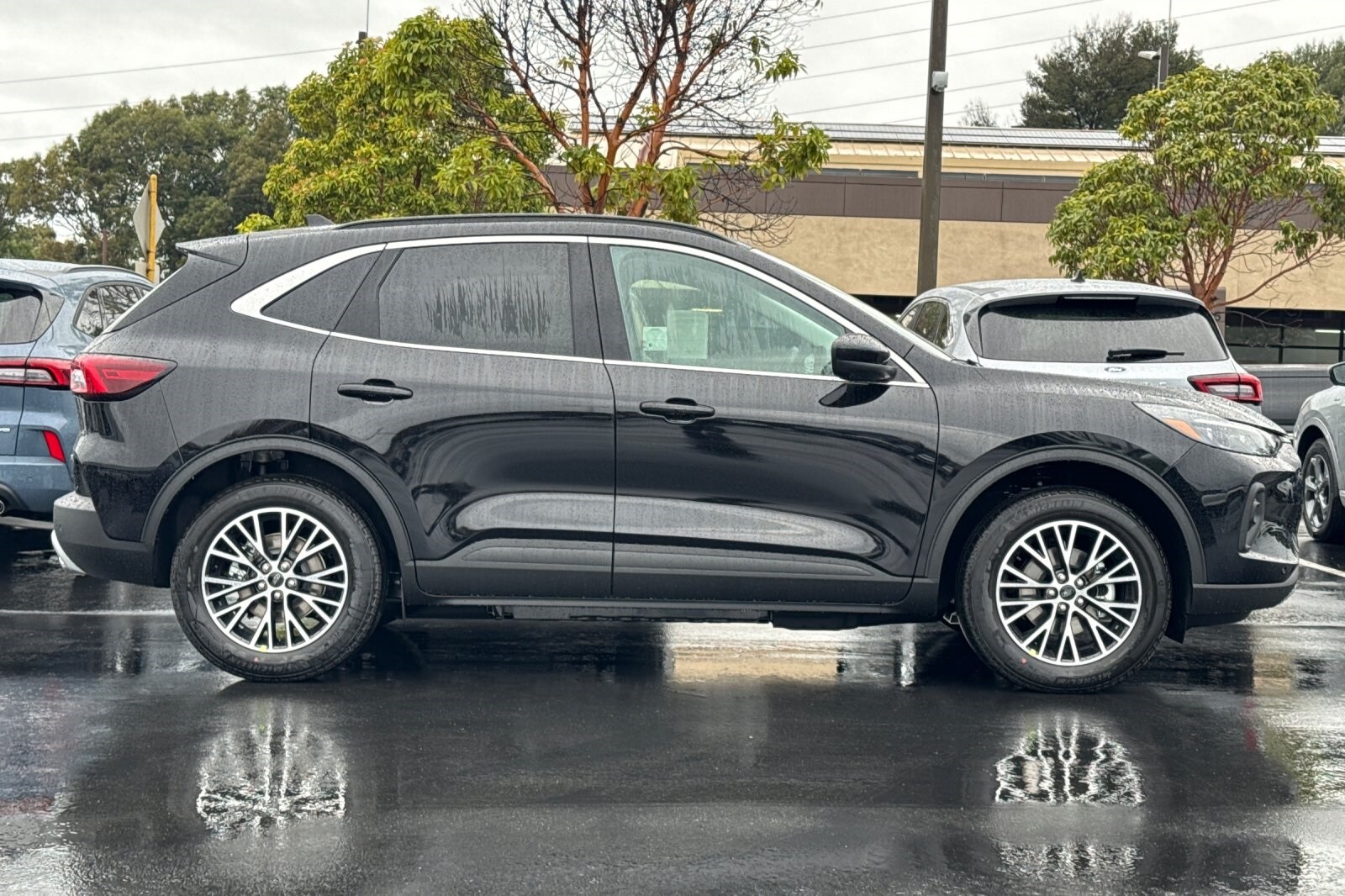 2025 Ford Escape Plug-In Hybrid Base photo 4