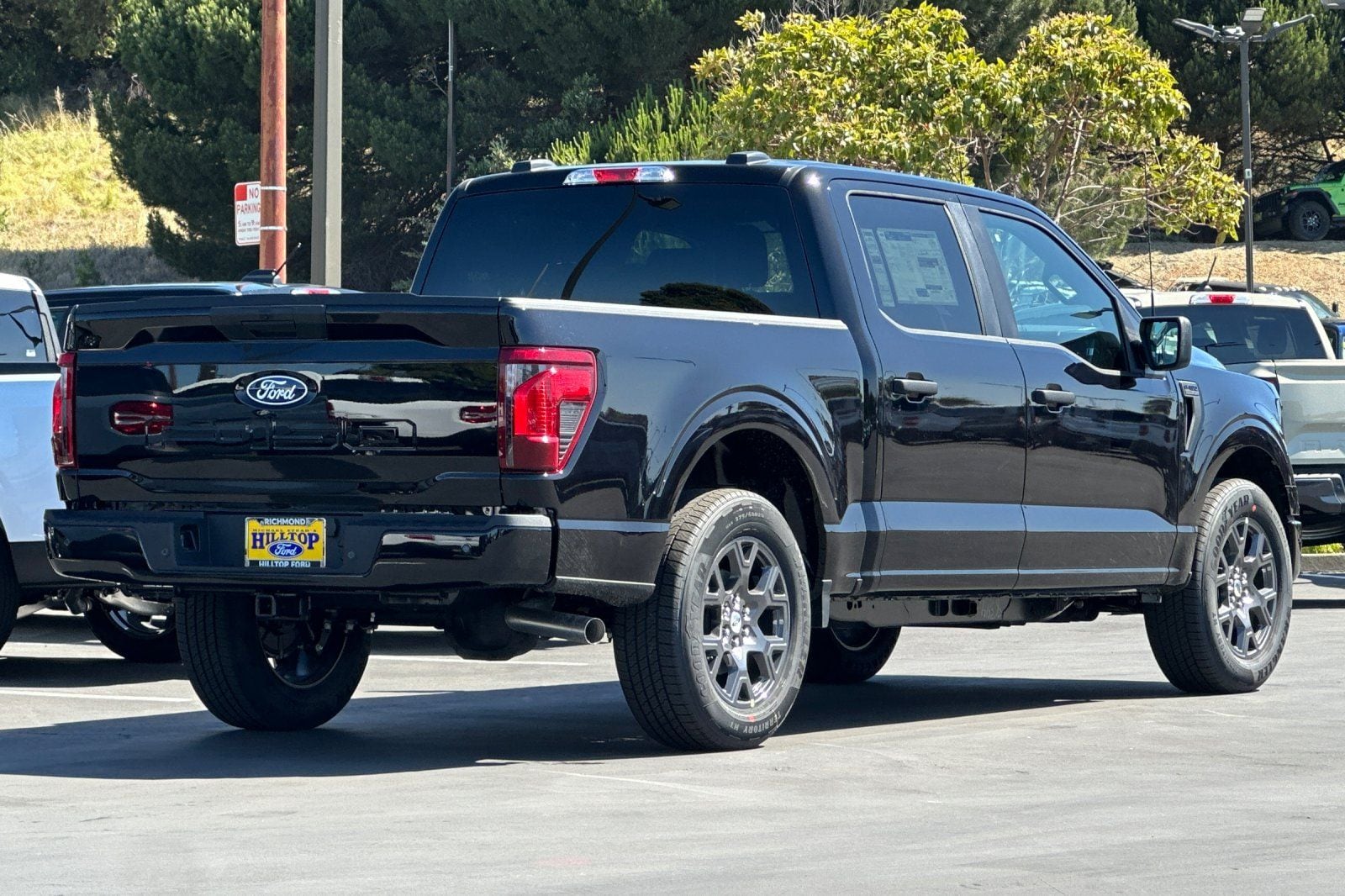 View vehicle photo 4