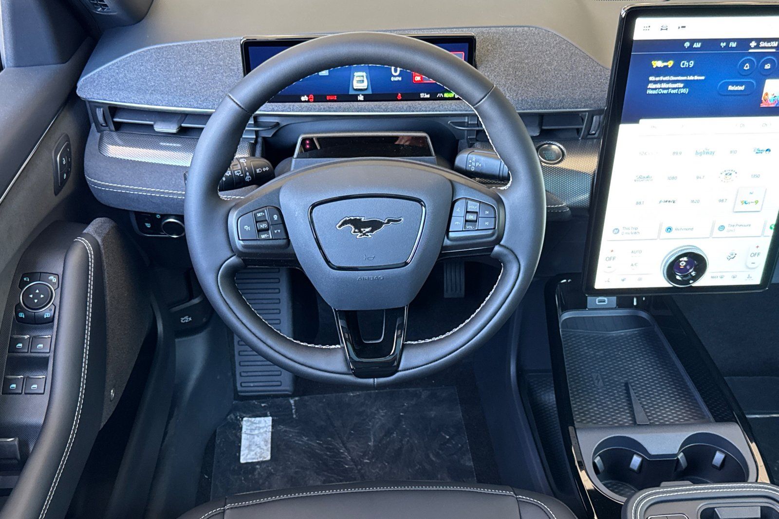 2025 Ford Mustang Mach-E GT - Photo 15