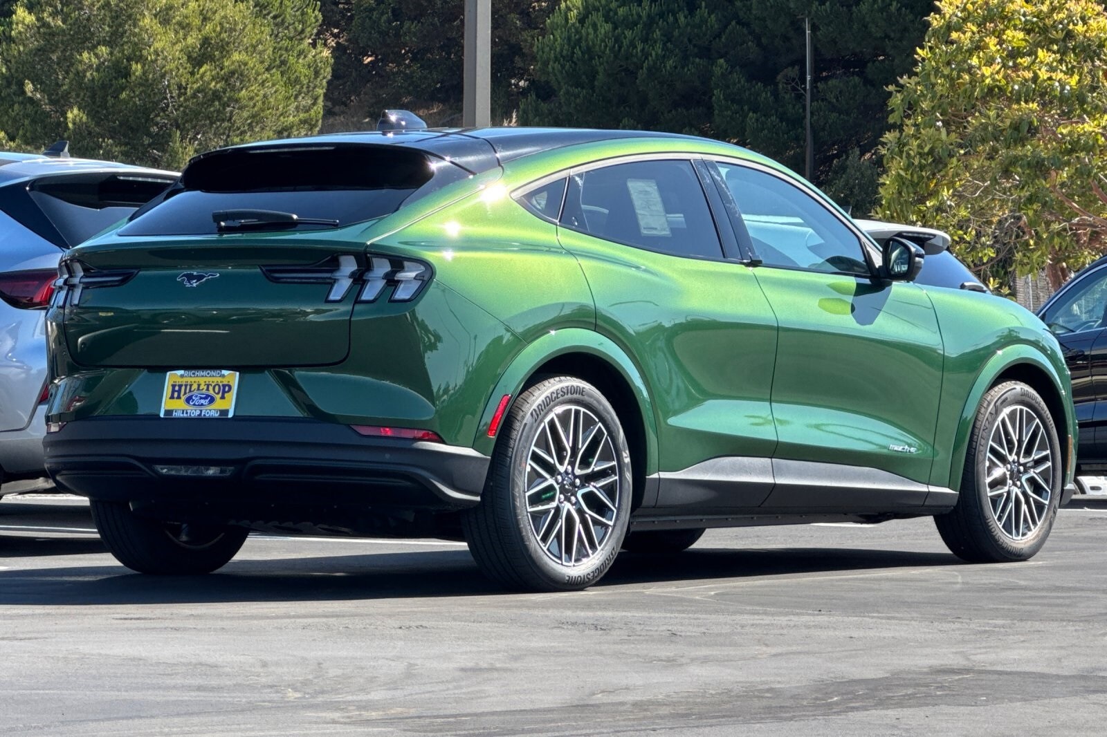 2025 Ford Mustang Mach-E Premium photo 4