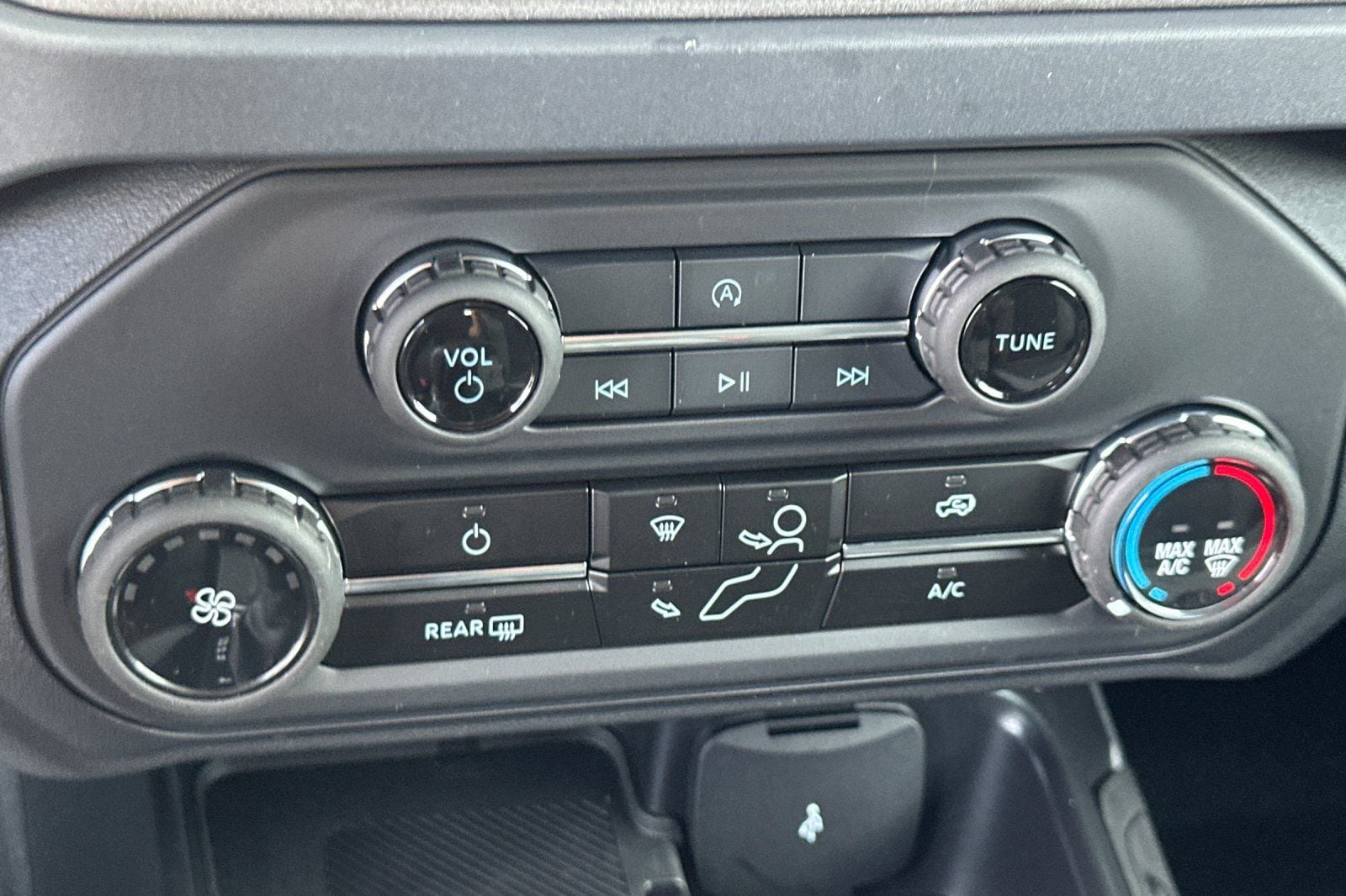 2025 Ford Bronco 4-Door Base - Photo 21