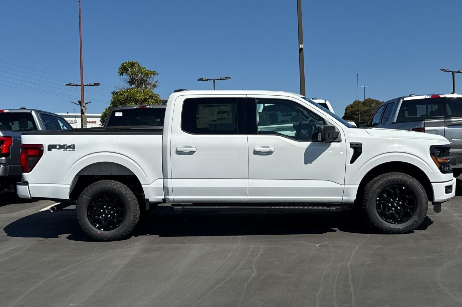 2025 Ford F-150 XLT photo 2
