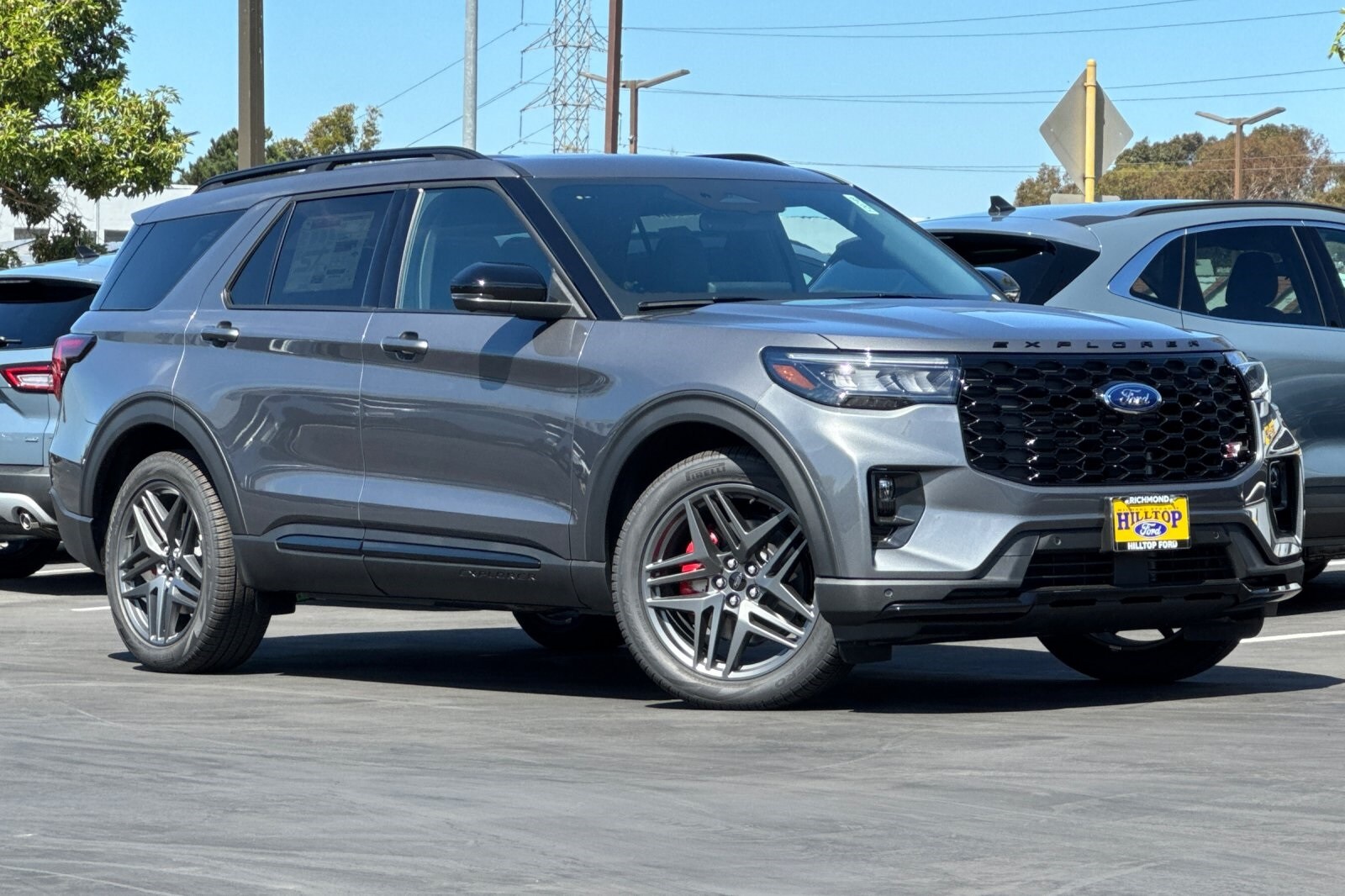 2025 Ford Explorer ST photo 2