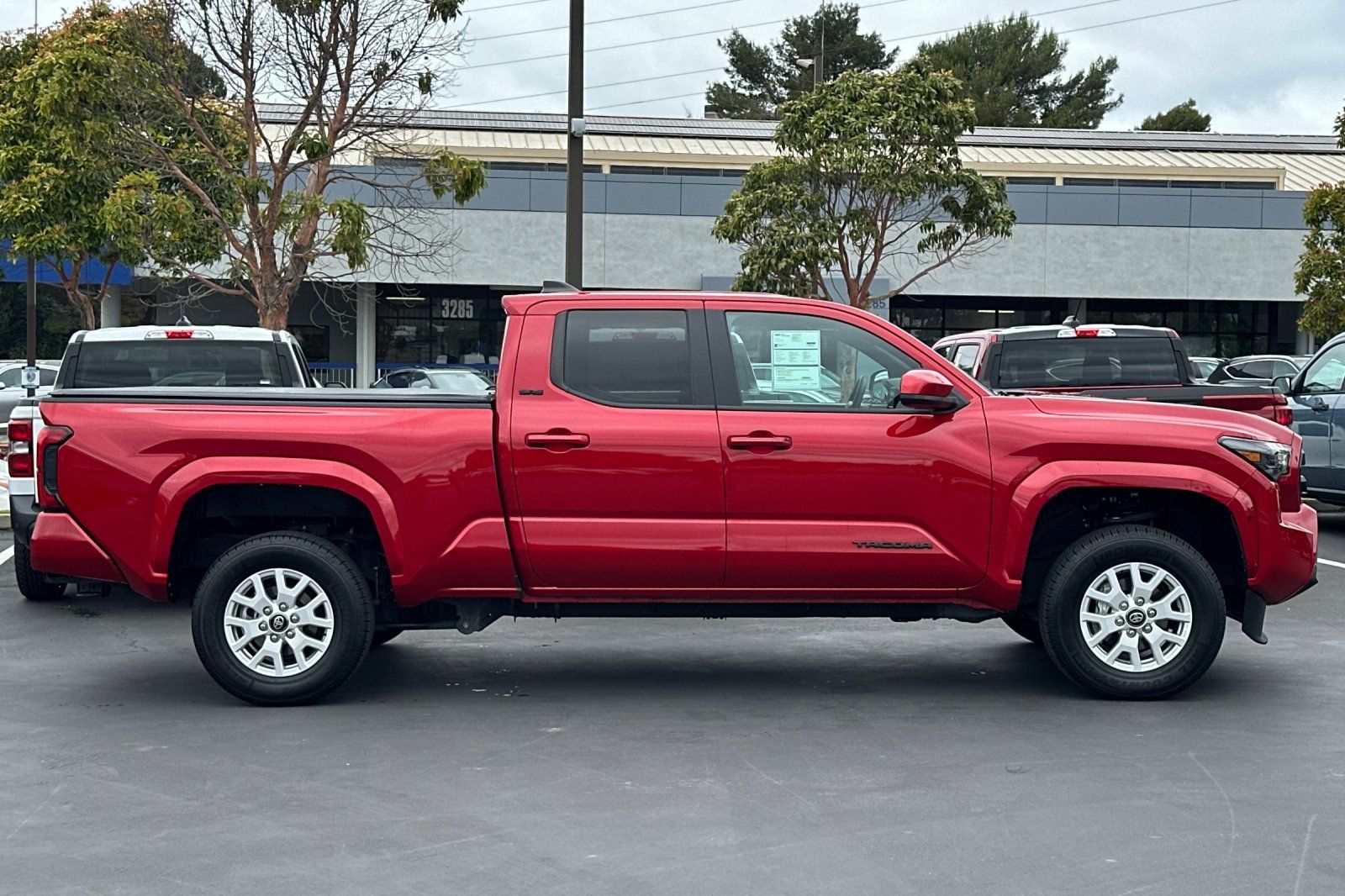 View vehicle photo 3