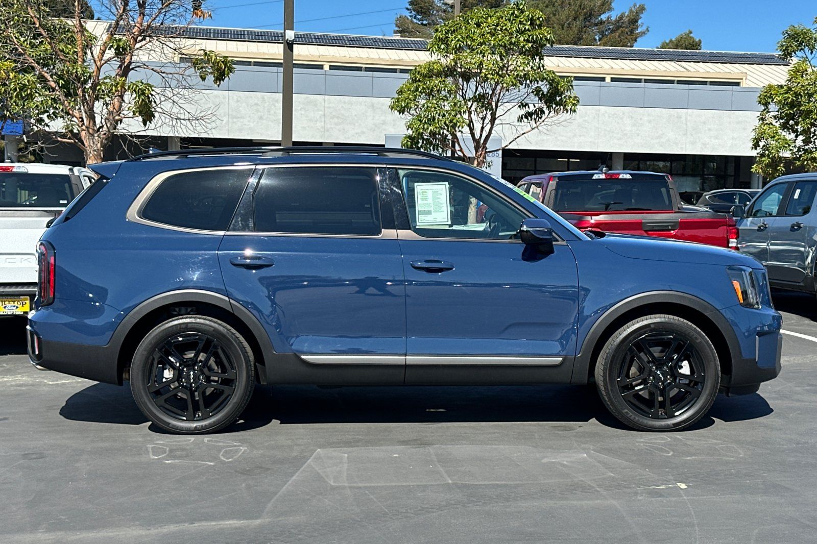 2023 Kia Telluride SX-Prestige X-Line photo 2