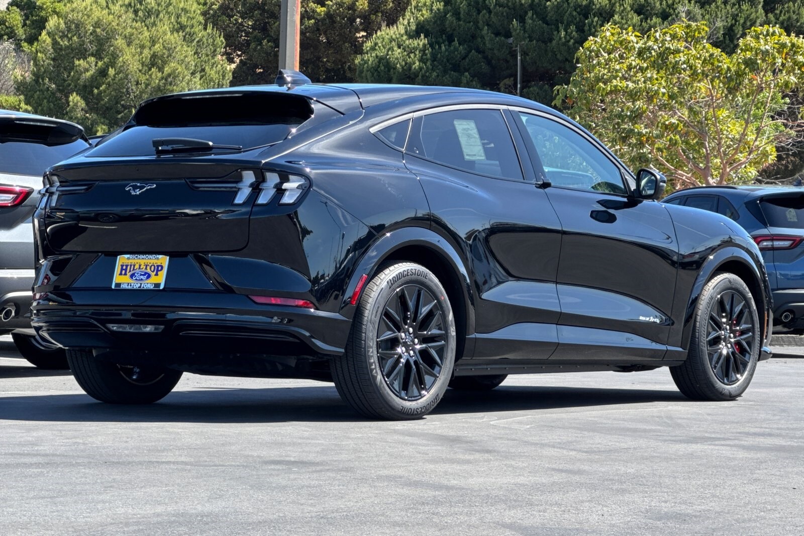 2025 Ford Mustang Mach-E Premium photo 4