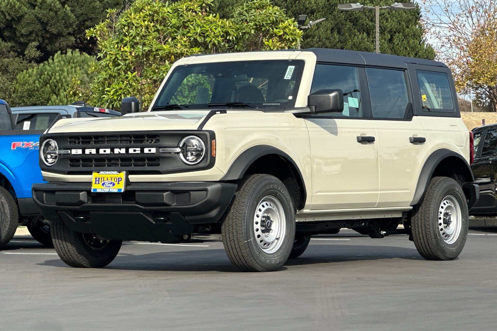 2025 Ford Bronco 4-Door Base - Photo 8