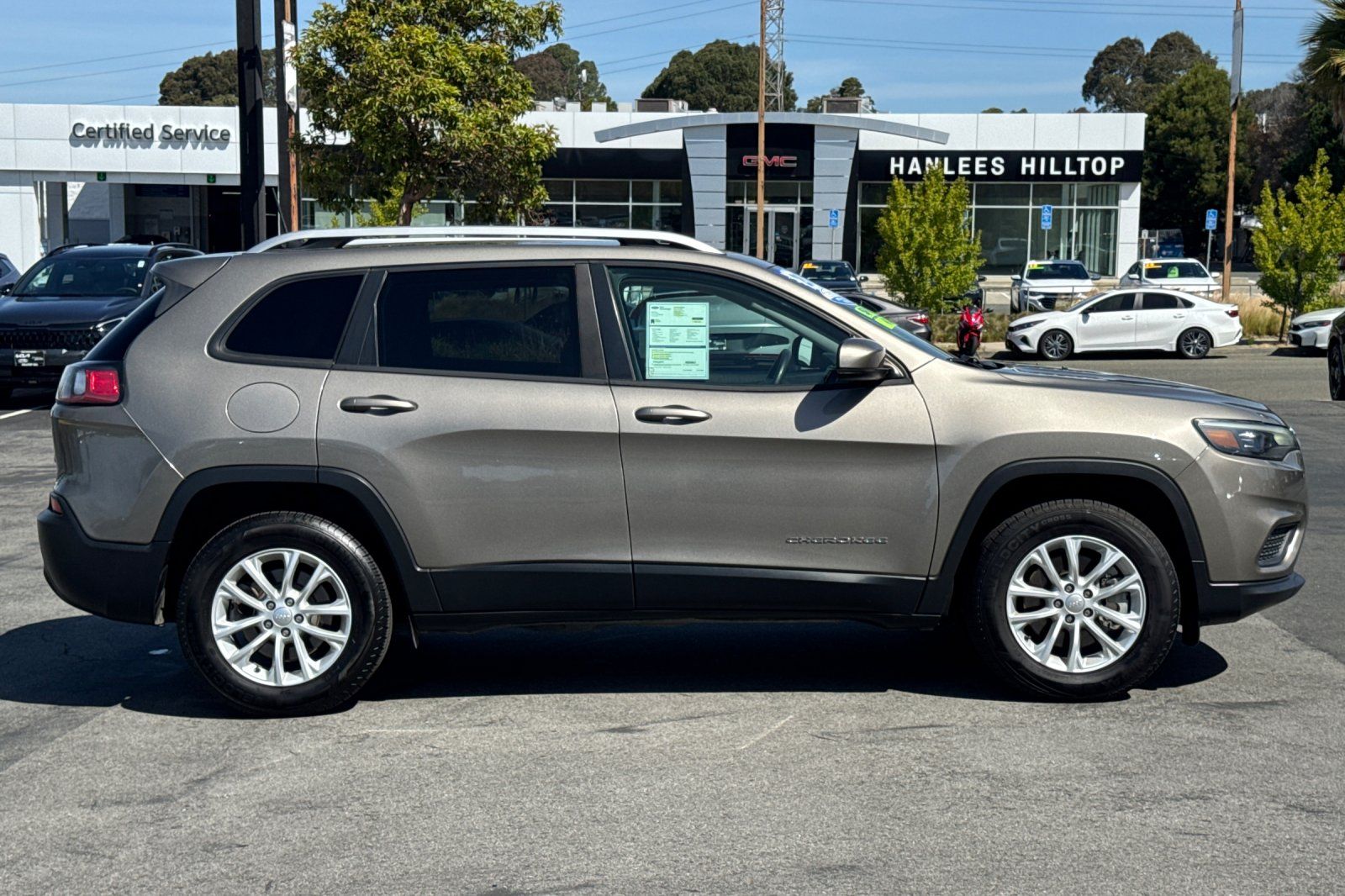 View vehicle photo 4