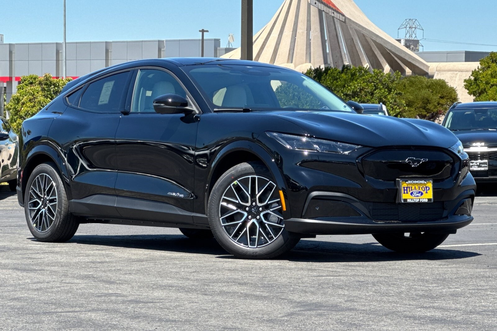 2025 Ford Mustang Mach-E Premium photo 2