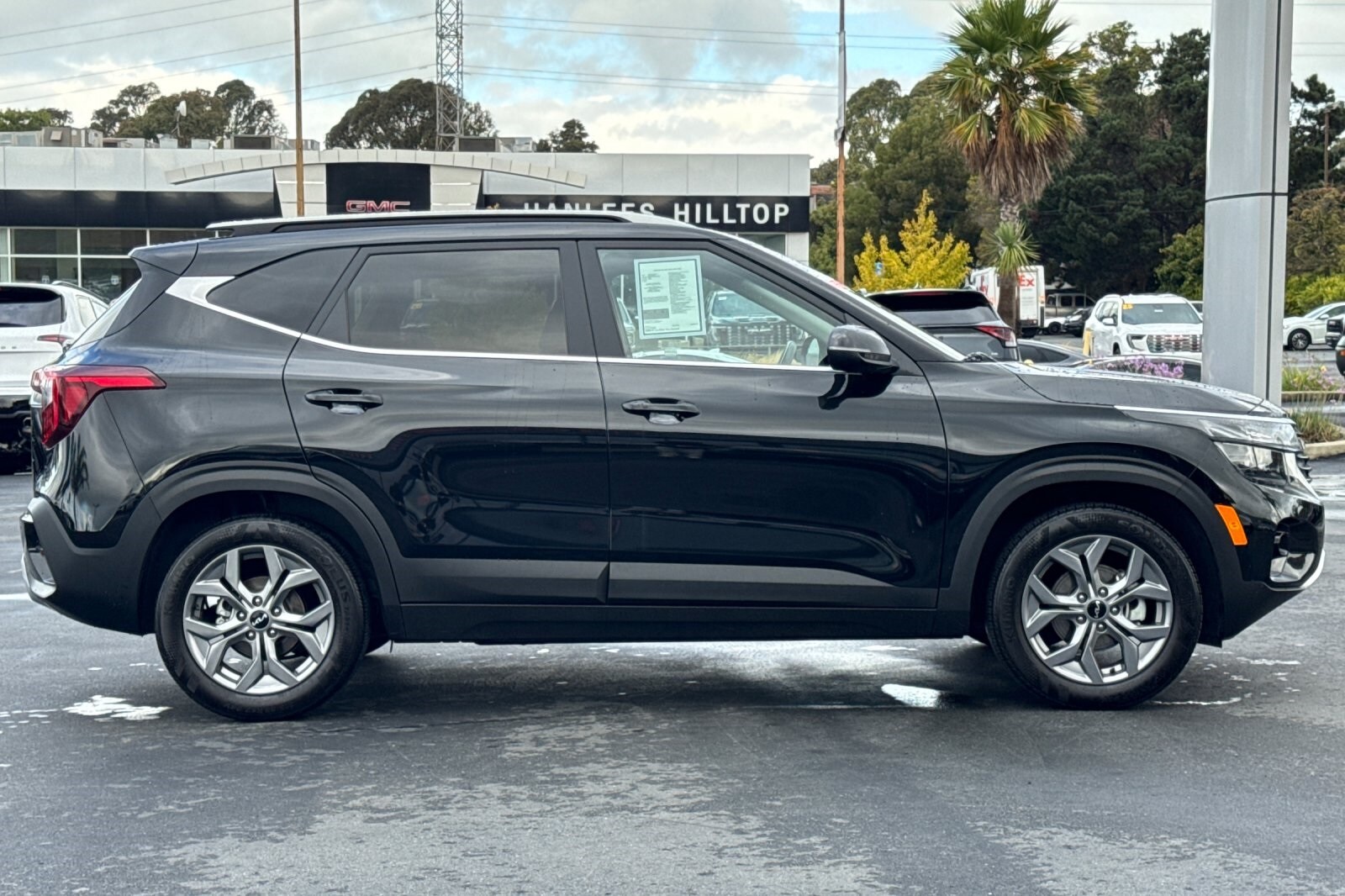 2024 Kia Seltos S photo 3