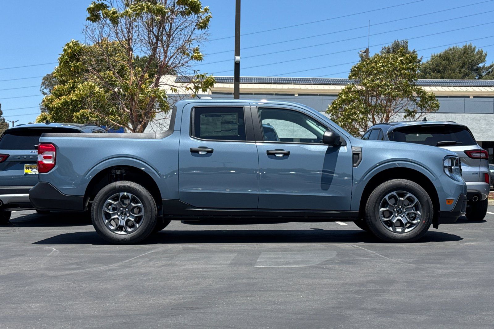 2025 Ford Maverick XLT photo 2