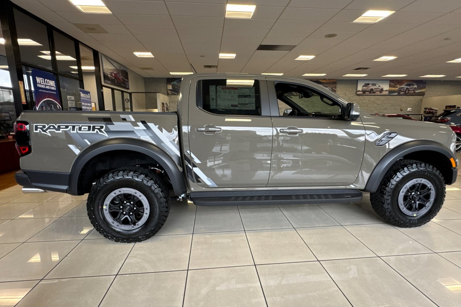 2025 Ford Ranger Raptor photo 3