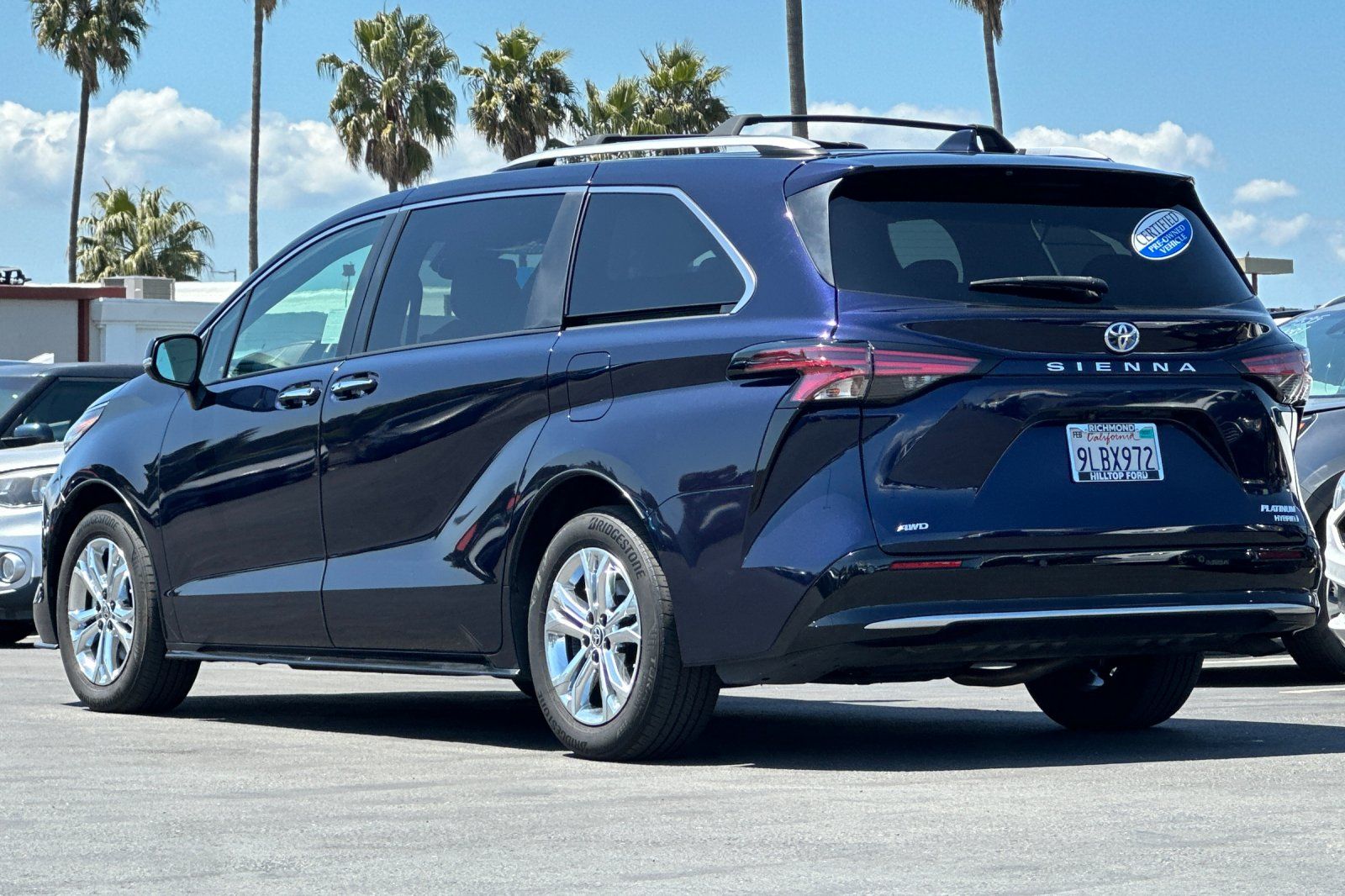 View vehicle photo 7