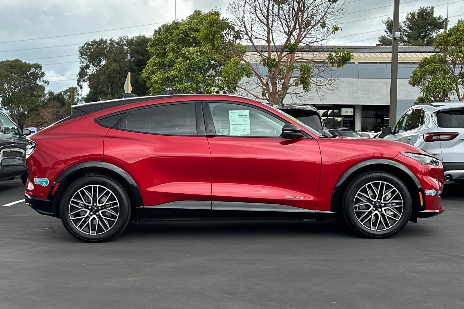 2024 Ford Mustang Mach-E Premium photo 2