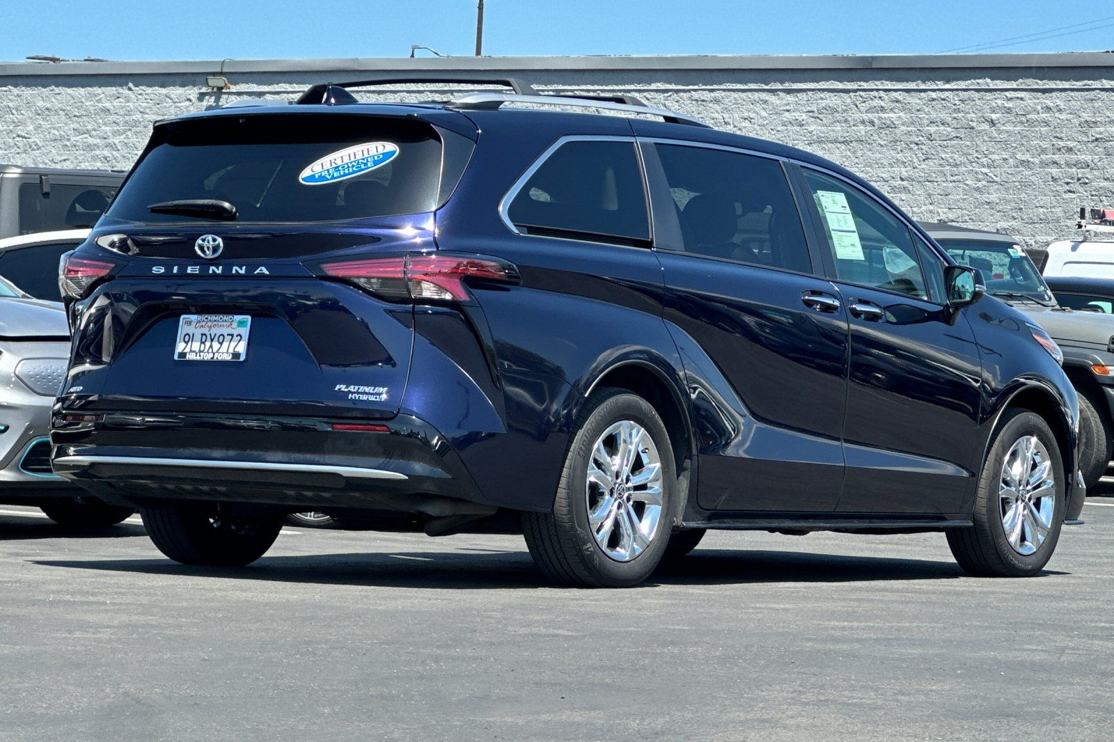 View vehicle photo 4