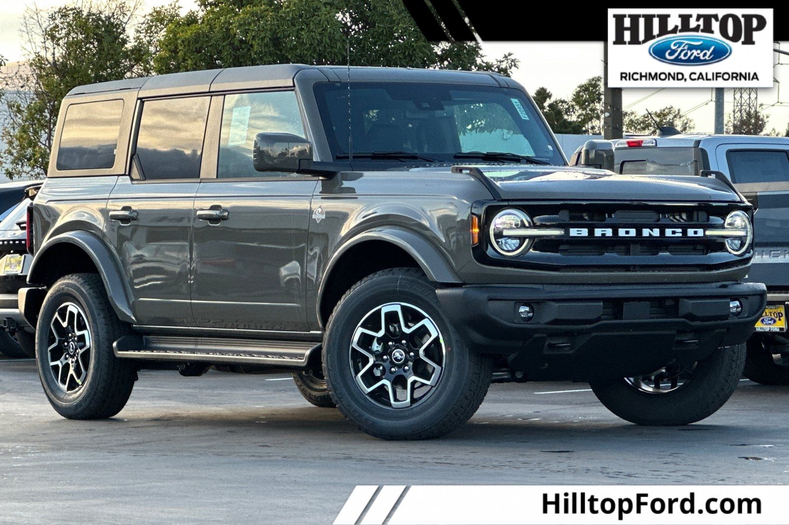 2025 Ford Bronco 4-Door Outer Banks's photo
