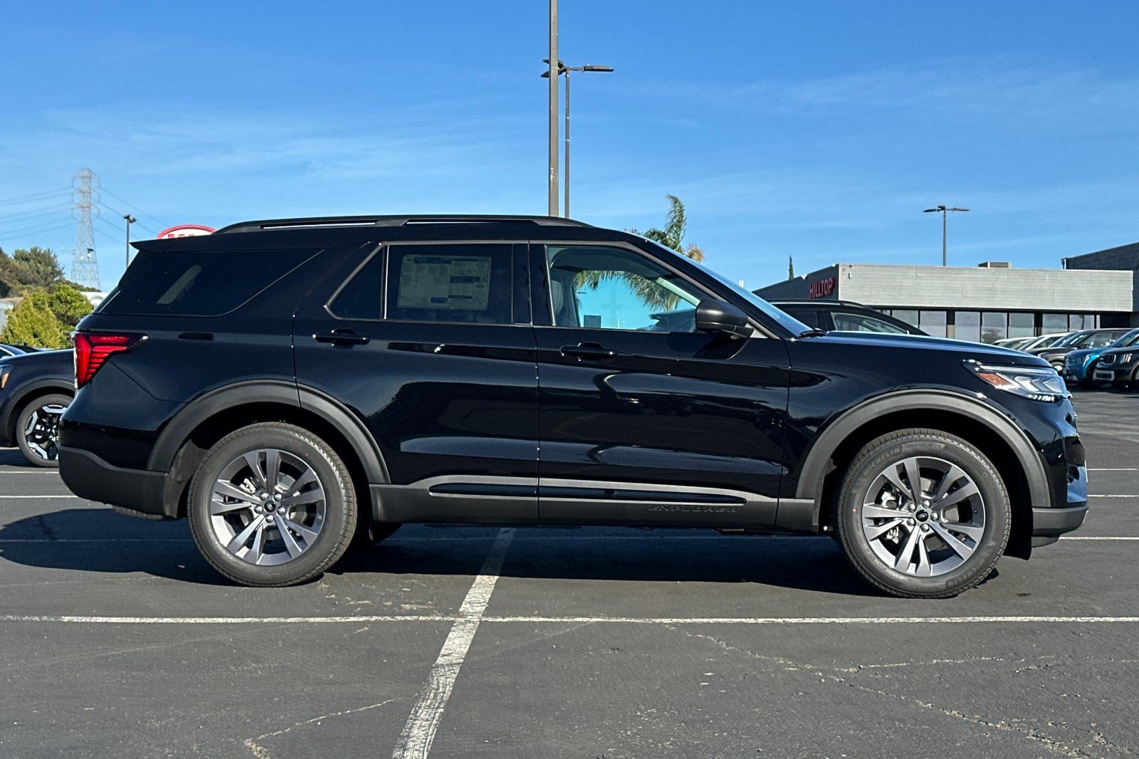 2026 Ford Explorer photo 3