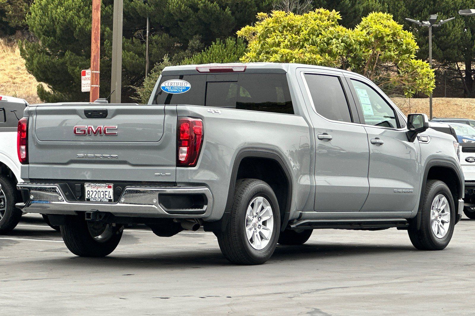 View vehicle photo 5