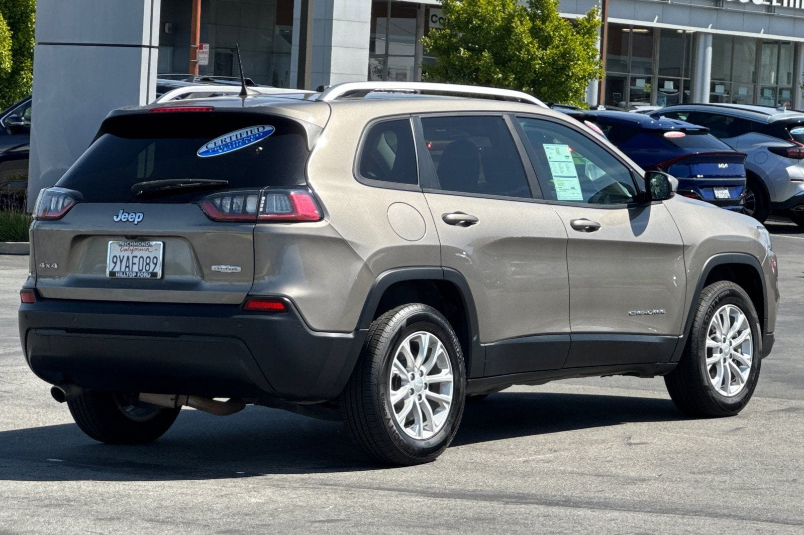 View vehicle photo 5