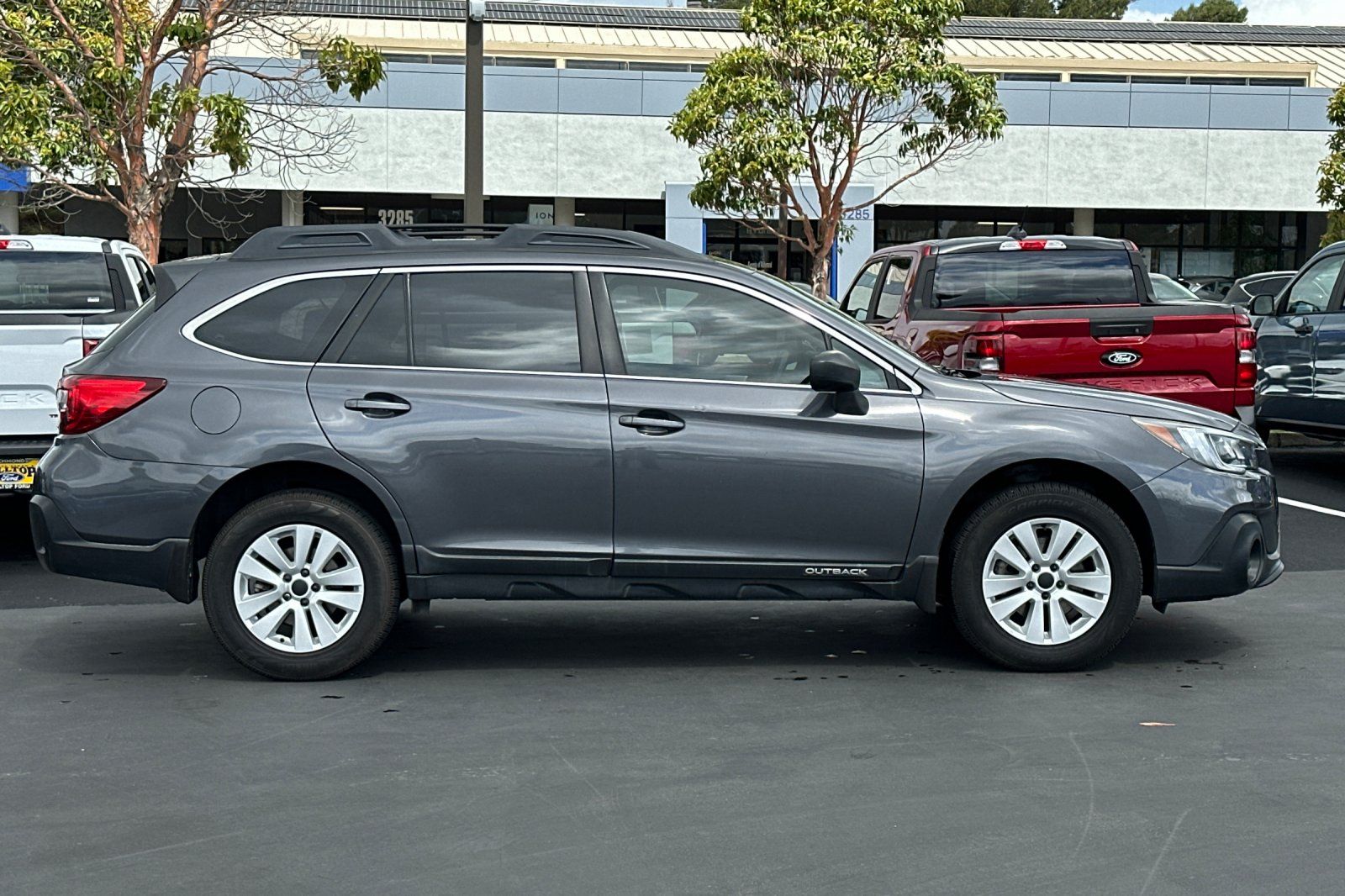 View vehicle photo 3