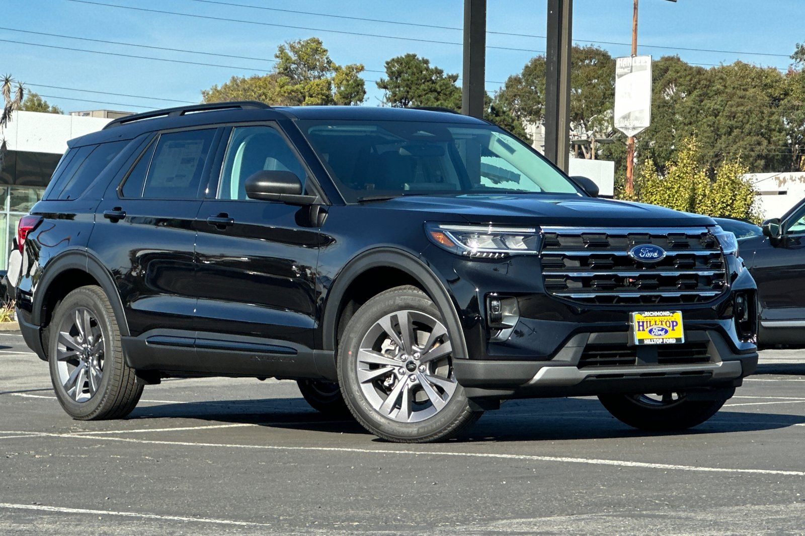 2026 Ford Explorer photo 2