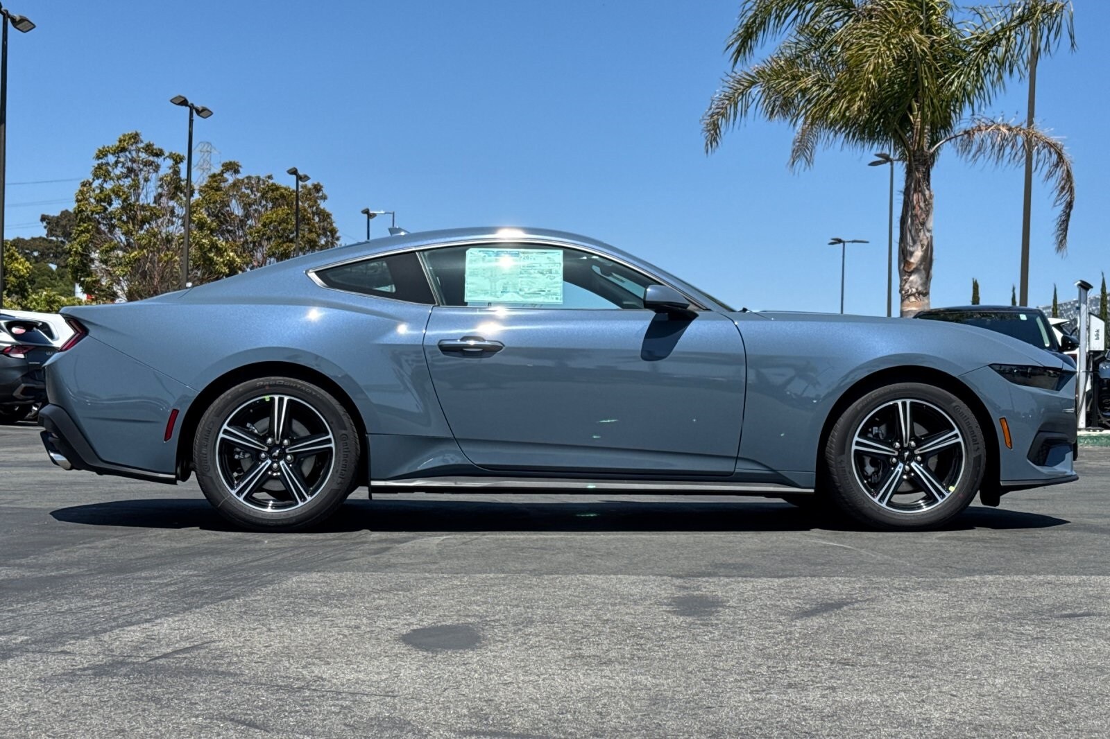 2025 Ford Mustang EcoBoost photo 3