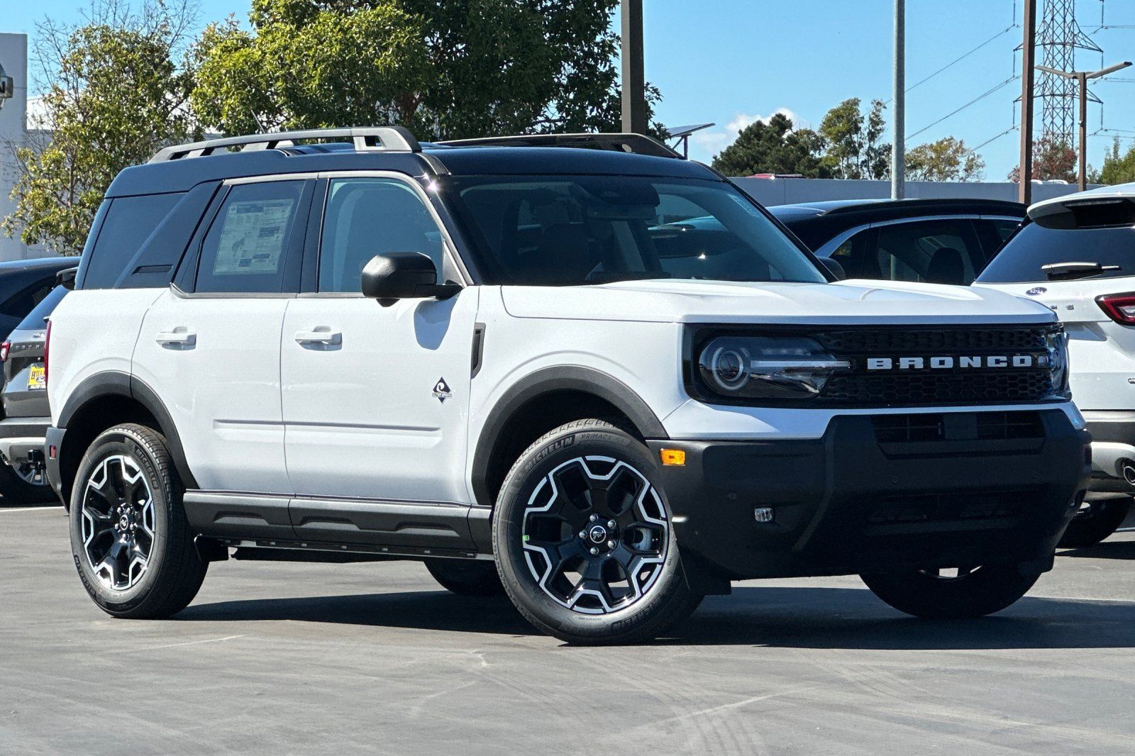 2025 Ford Bronco Sport Outer Banks photo 2
