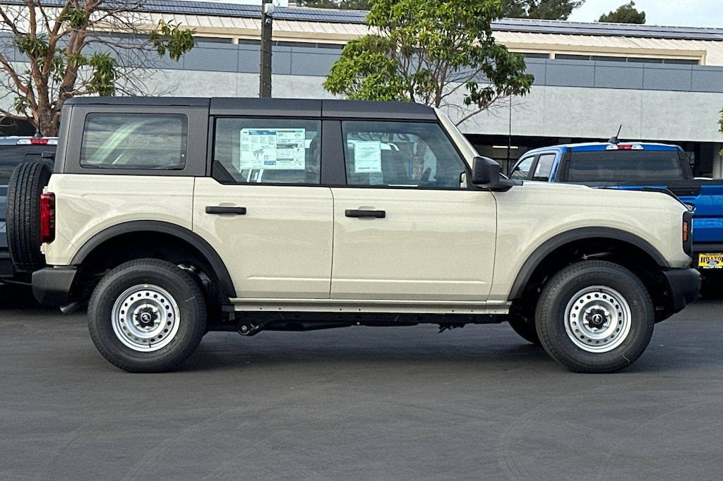 New 2025 Ford Bronco Base SUV