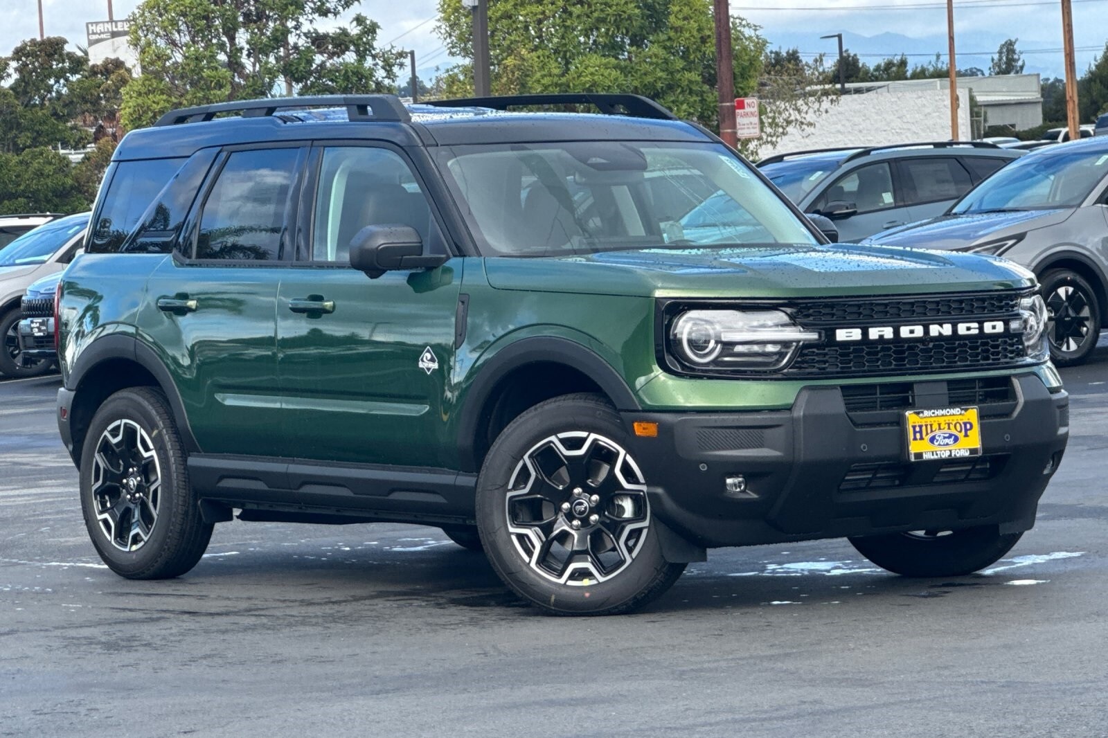 2025 Ford Bronco Sport Outer Banks photo 2