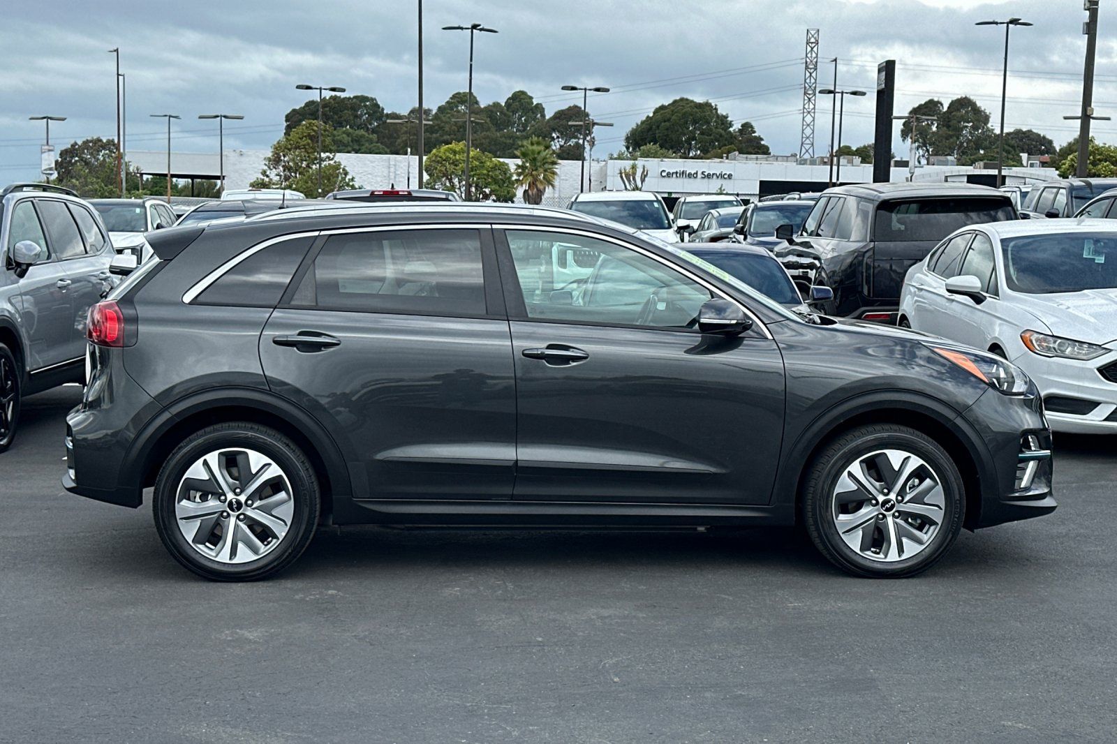 2022 Kia Niro EV EX Premium photo 2