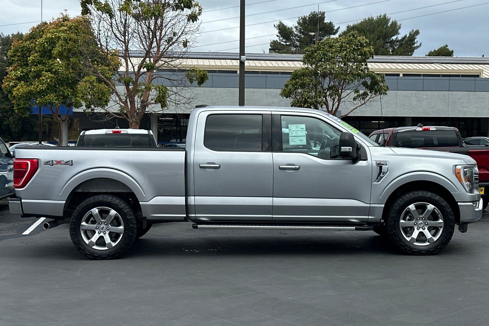 View vehicle photo 3