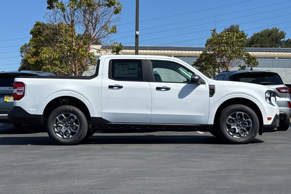 2025 Ford Maverick XLT photo 3