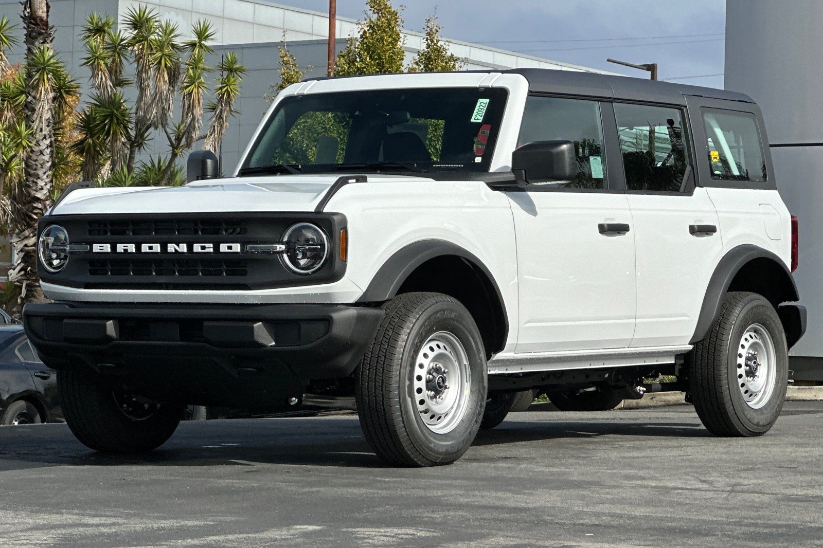 2025 Ford Bronco 4-Door Base - Photo 8