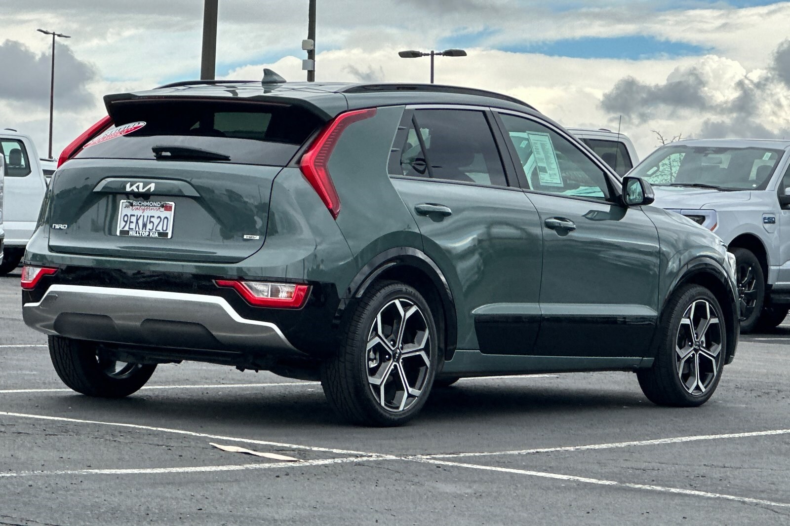 2023 Kia Niro EX Touring photo 2