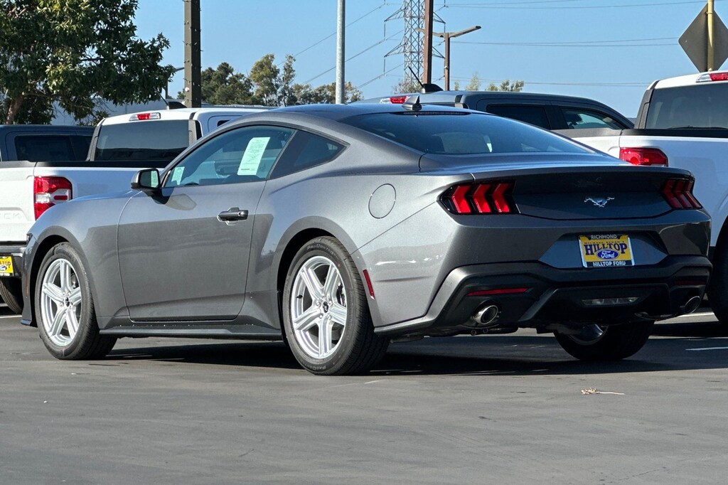 2026 Ford Mustang EcoBoost photo 4