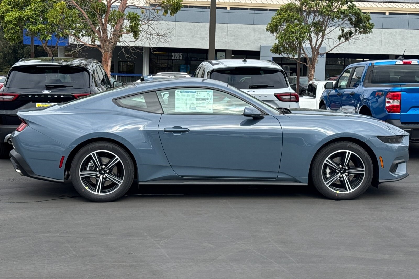 2025 Ford Mustang EcoBoost photo 3