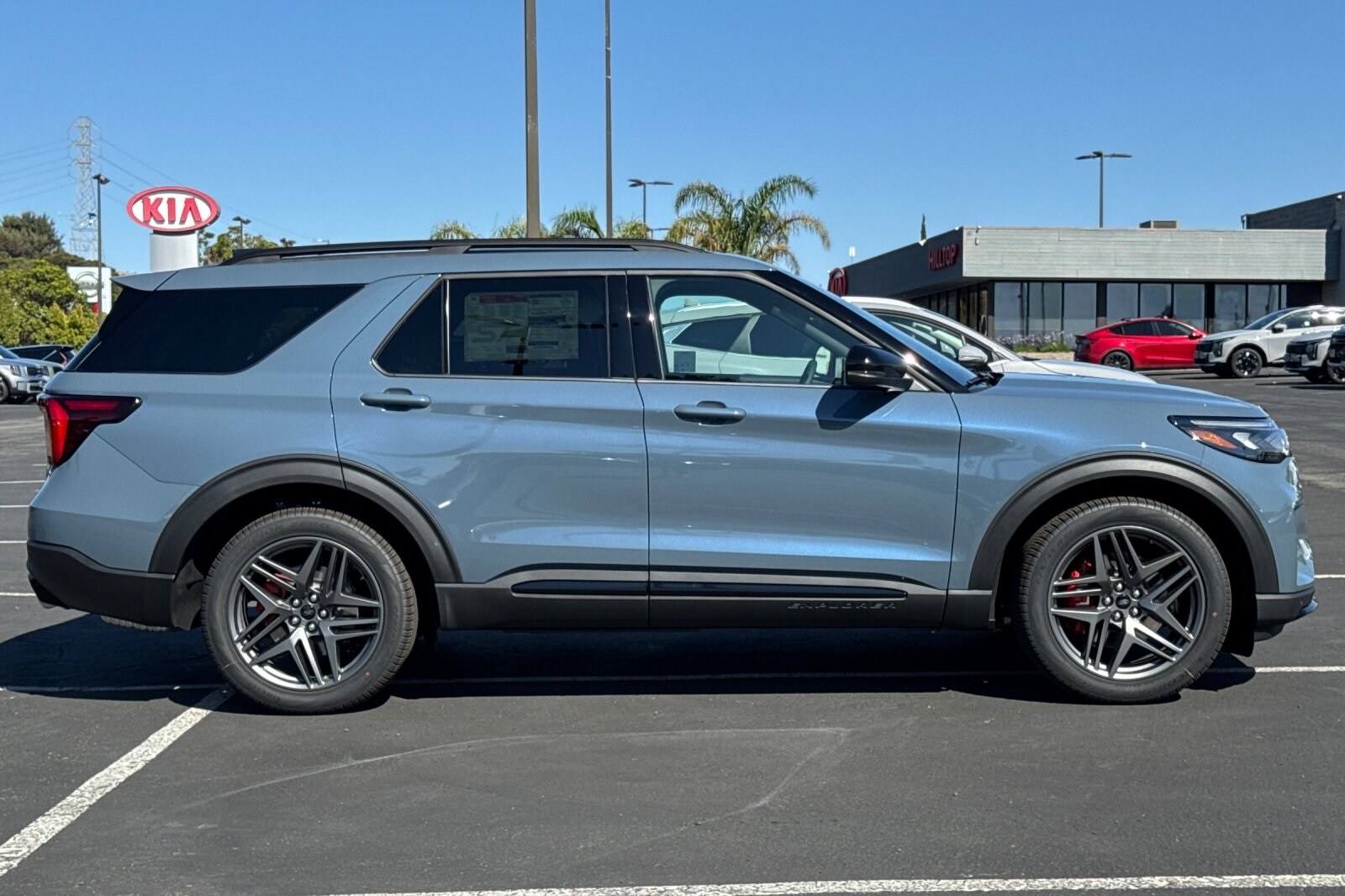 2025 Ford Explorer ST photo 3
