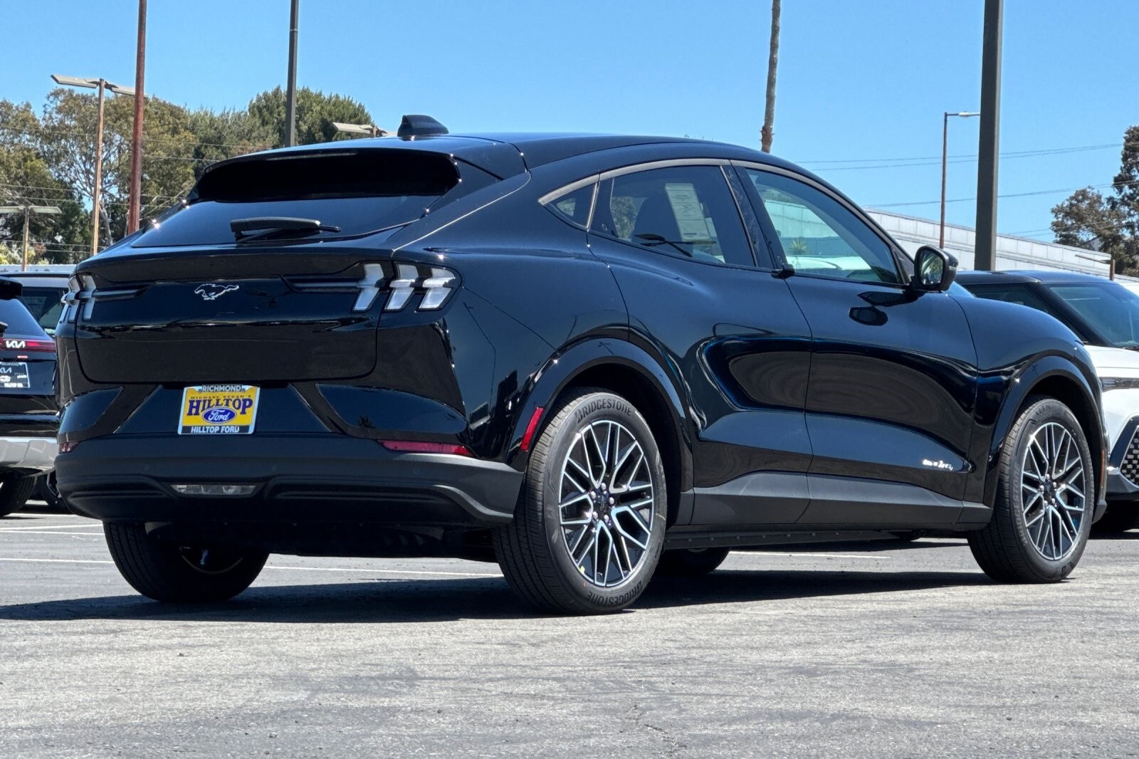 2025 Ford Mustang Mach-E Premium photo 4