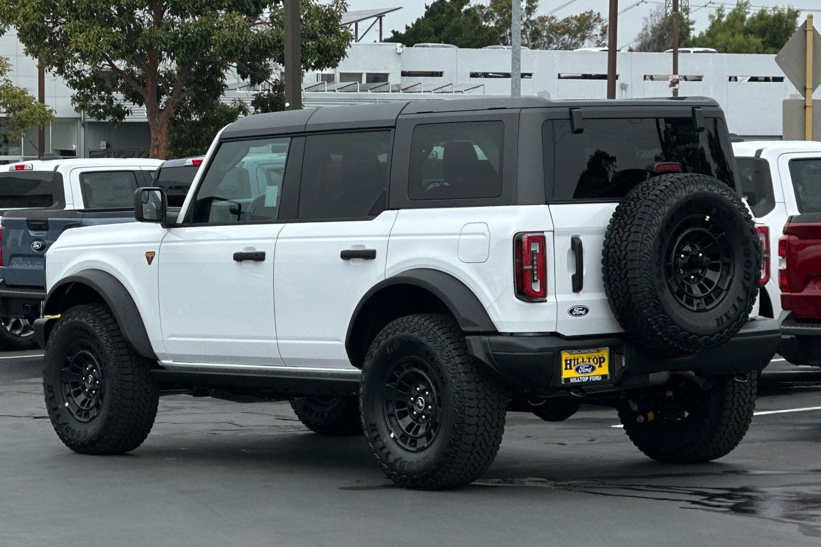 View vehicle photo 6
