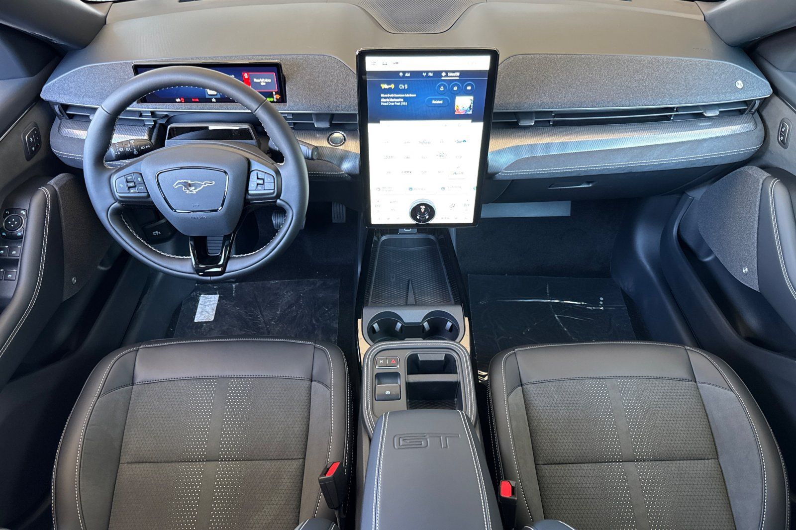 2025 Ford Mustang Mach-E GT - Photo 14