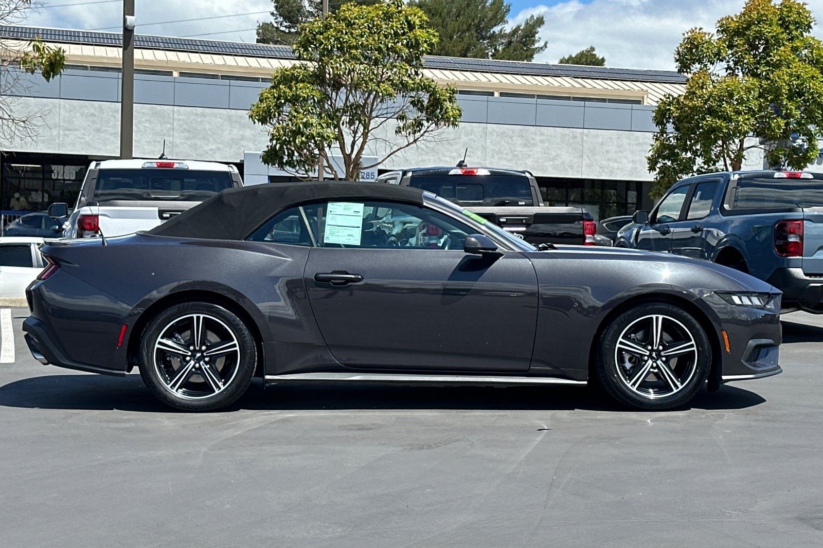 View vehicle photo 4