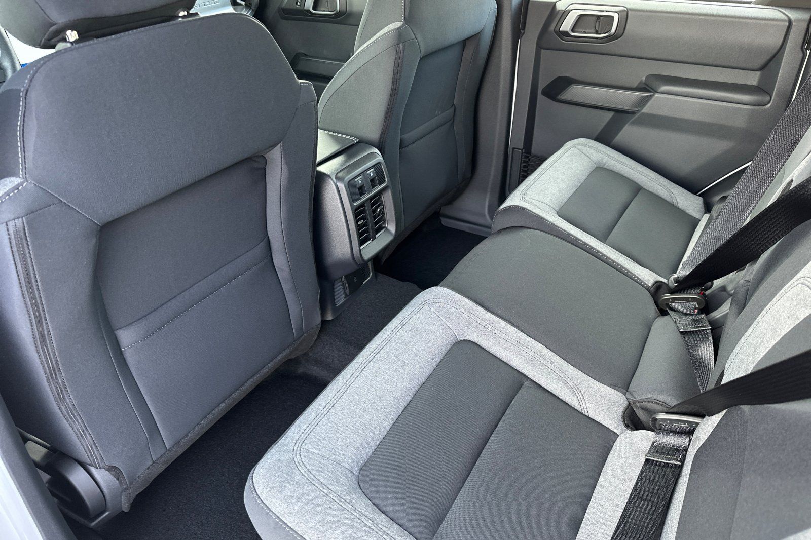 2025 Ford Bronco 4-Door Base - Photo 13