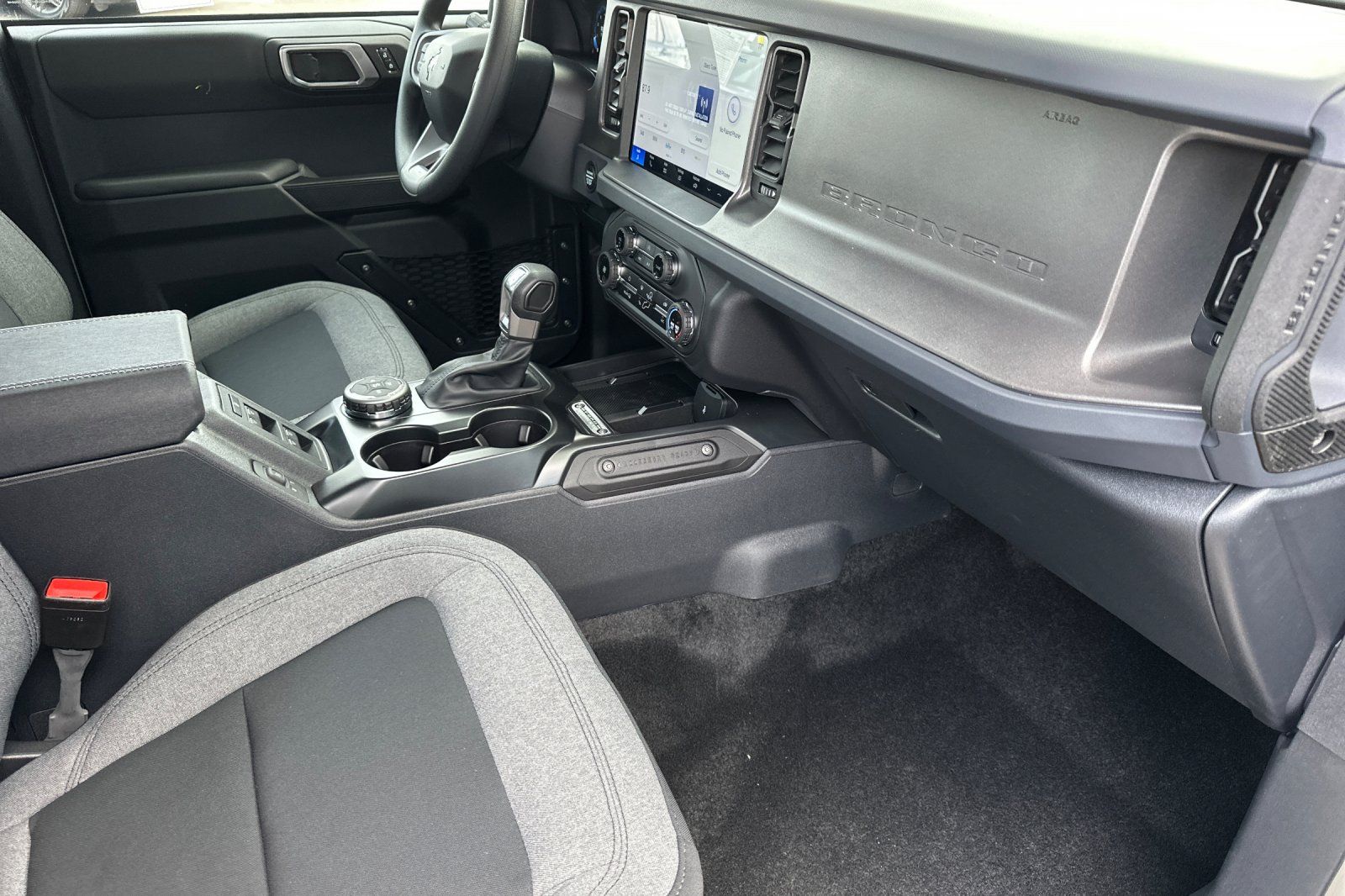 2025 Ford Bronco 4-Door Base - Photo 17