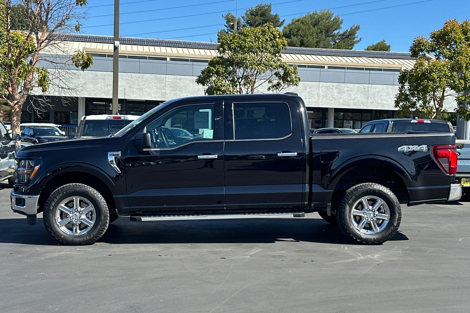 2025 Ford F-150 XLT - Photo 10