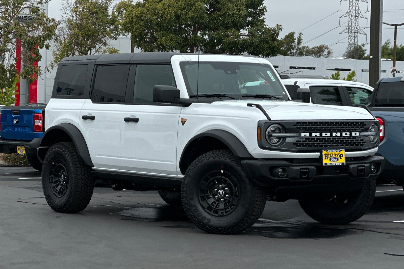 View vehicle photo 2
