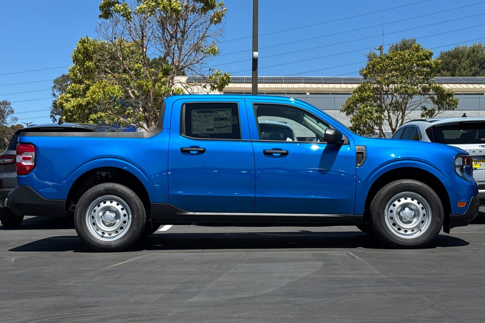 2025 Ford Maverick XL photo 2